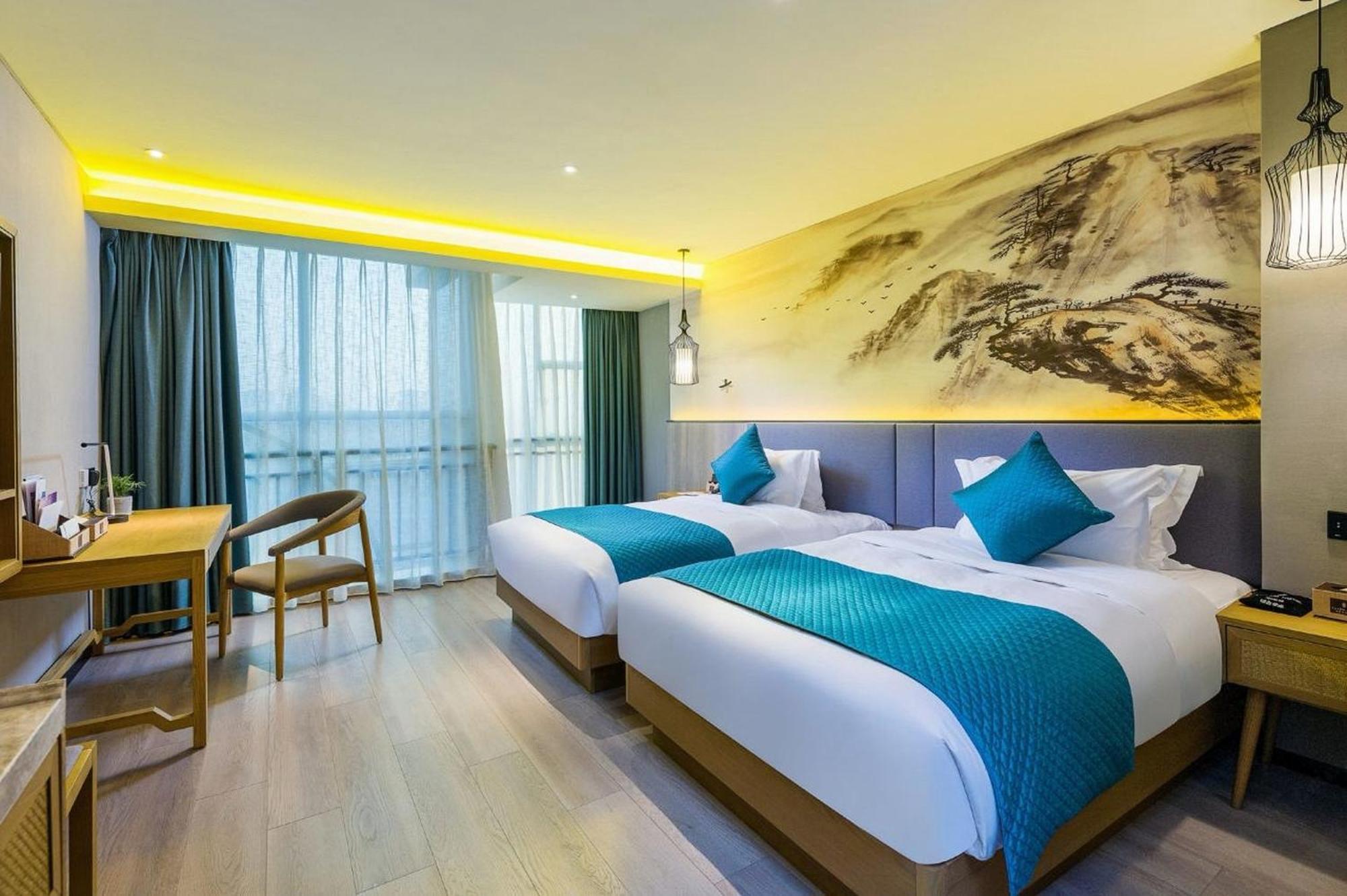 Mehood Lestie International Hotel Nancun Wanbo Metro Station Branch - Free Shuttle Bus To Canton Fair Complex During Canton Fair Period & Free Breakfast & Free Afternoon Tea & Free Midnight Snack & Free Vpn Internet Access ภายนอก รูปภาพ