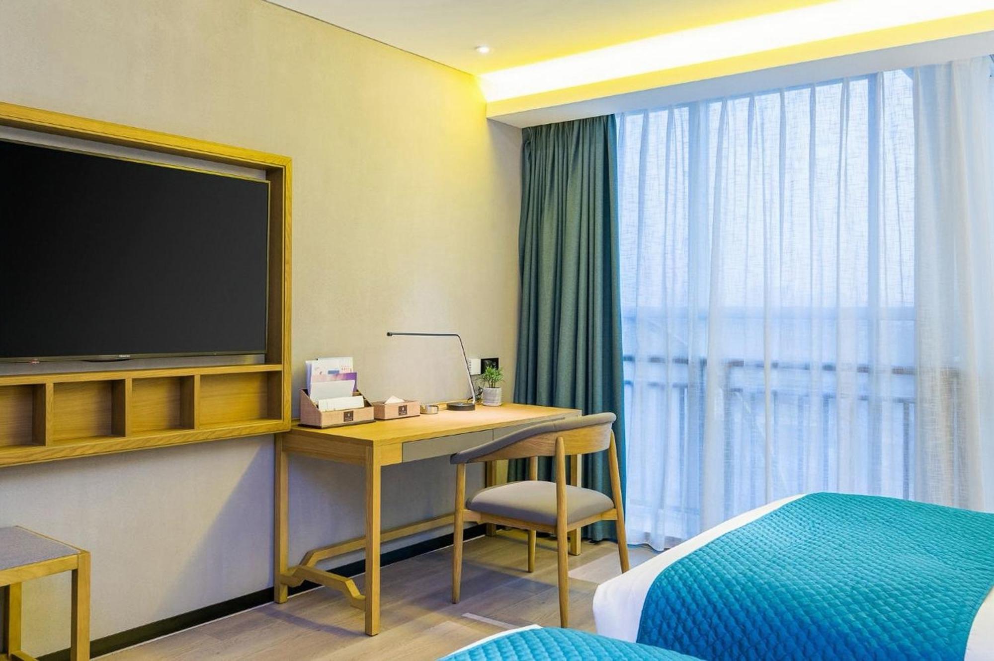 Mehood Lestie International Hotel Nancun Wanbo Metro Station Branch - Free Shuttle Bus To Canton Fair Complex During Canton Fair Period & Free Breakfast & Free Afternoon Tea & Free Midnight Snack & Free Vpn Internet Access ภายนอก รูปภาพ