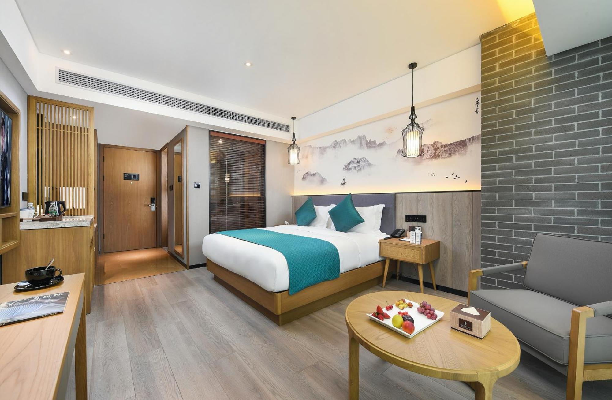 Mehood Lestie International Hotel Nancun Wanbo Metro Station Branch - Free Shuttle Bus To Canton Fair Complex During Canton Fair Period & Free Breakfast & Free Afternoon Tea & Free Midnight Snack & Free Vpn Internet Access ภายนอก รูปภาพ