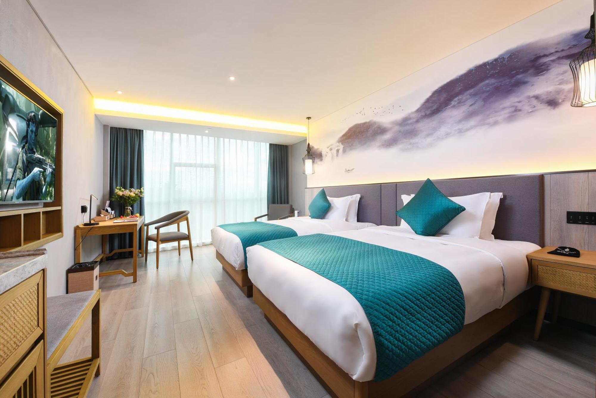 Mehood Lestie International Hotel Nancun Wanbo Metro Station Branch - Free Shuttle Bus To Canton Fair Complex During Canton Fair Period & Free Breakfast & Free Afternoon Tea & Free Midnight Snack & Free Vpn Internet Access ภายนอก รูปภาพ