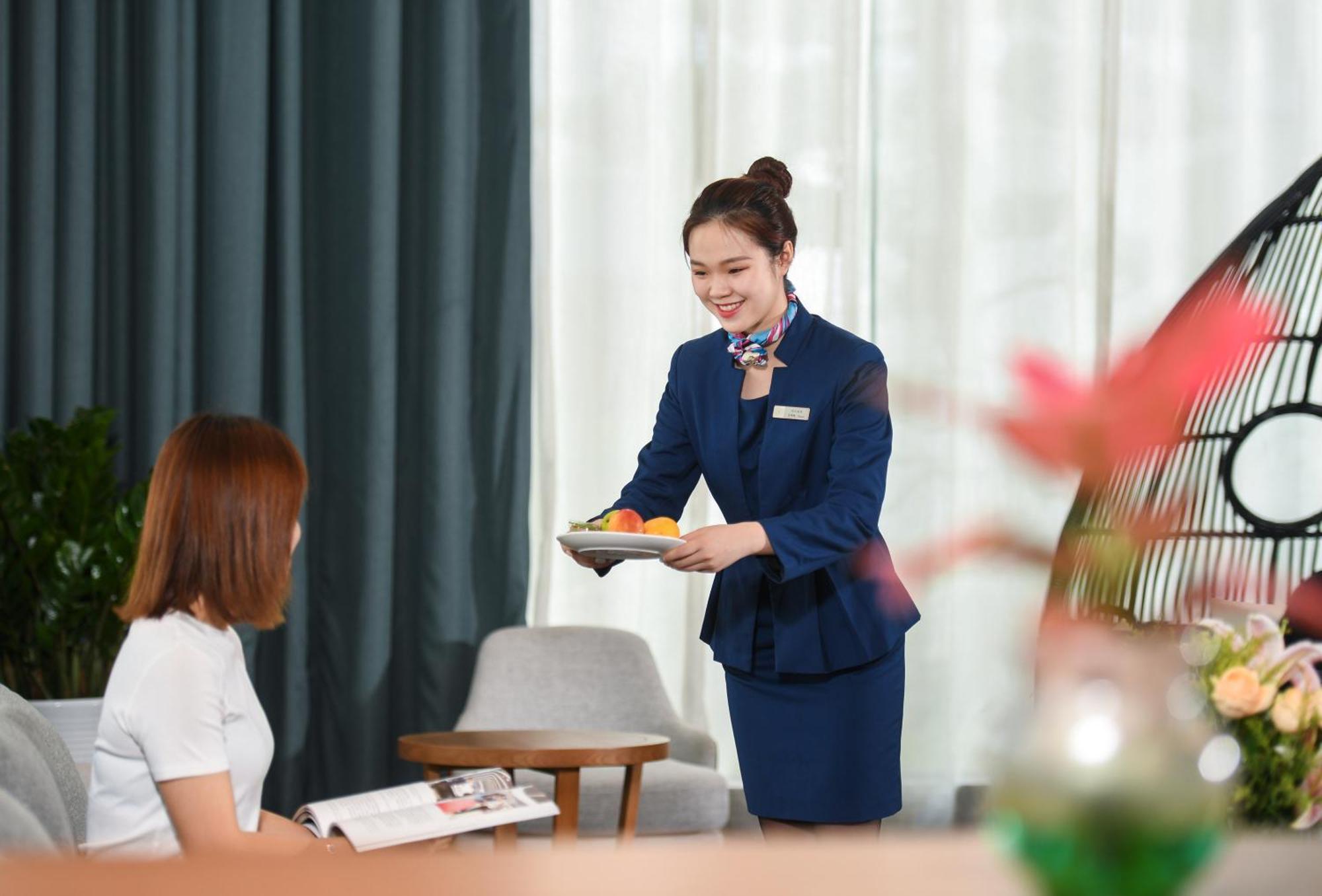 Mehood Lestie International Hotel Nancun Wanbo Metro Station Branch - Free Shuttle Bus To Canton Fair Complex During Canton Fair Period & Free Breakfast & Free Afternoon Tea & Free Midnight Snack & Free Vpn Internet Access ภายนอก รูปภาพ
